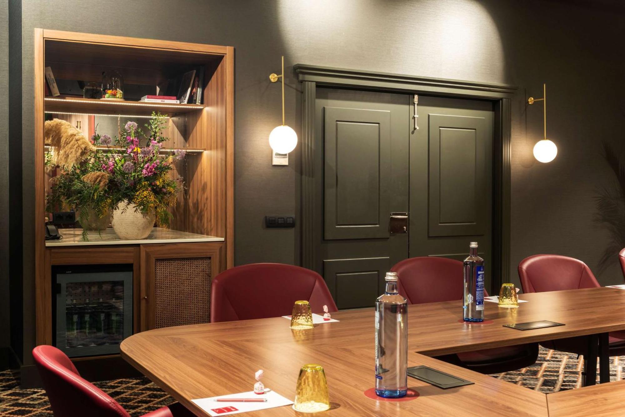 Nh Collection Madrid Suecia Hotel Exterior photo The boardroom at the National Liberal Club