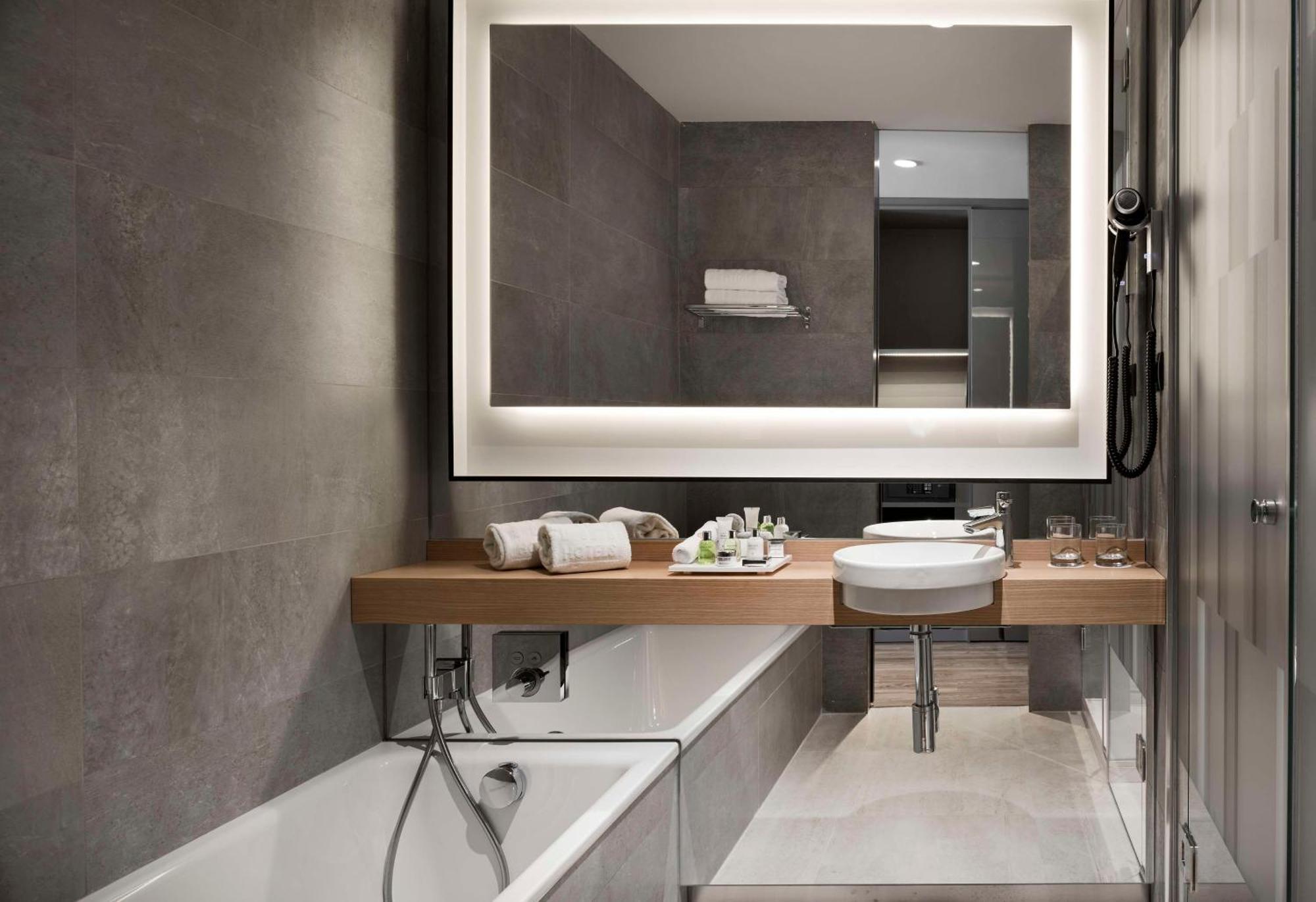 Nh Collection Madrid Suecia Hotel Exterior photo Bathroom